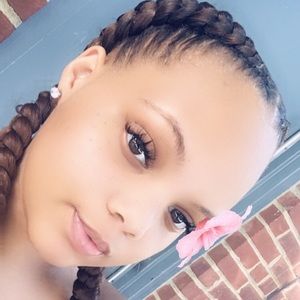 Meet your Posher, Alexus